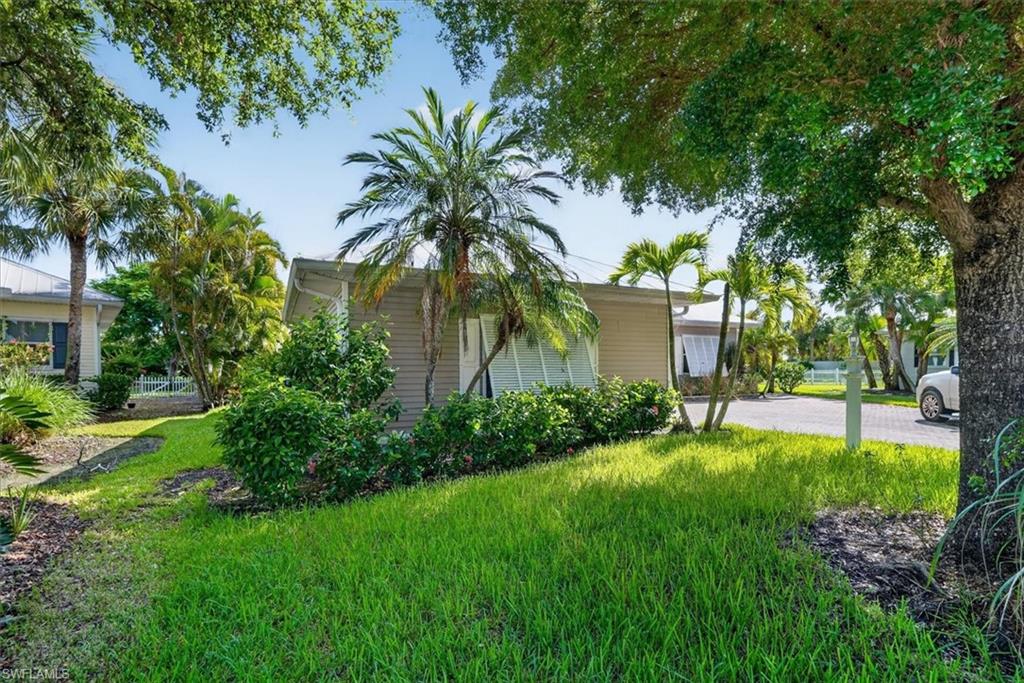 15627 Caloosa Creek CIR photo 44