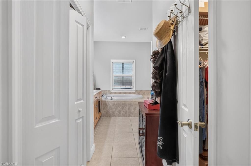 Master Bedroom Hall/Closets
