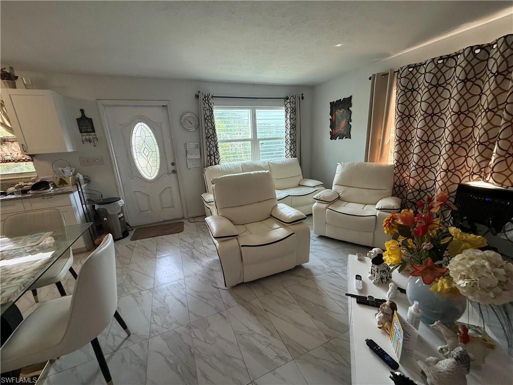35 Andora ST photo 7