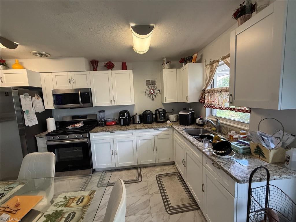 35 Andora ST photo 10
