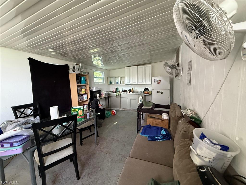 35 Andora ST photo 15