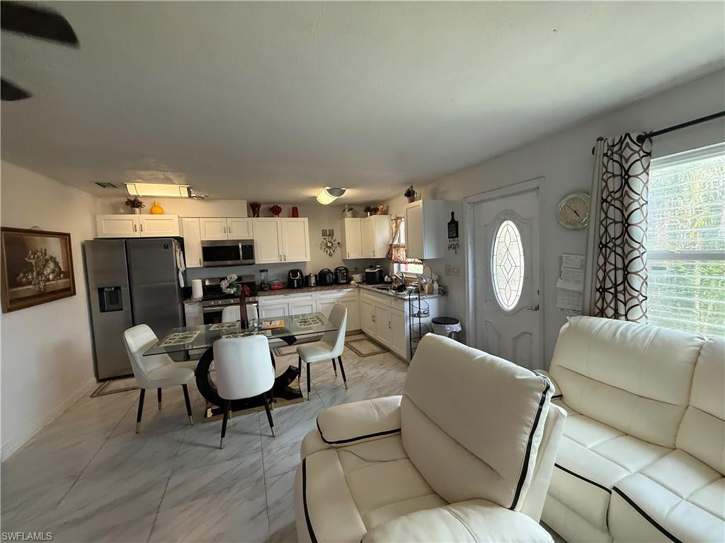 35 Andora ST photo 11