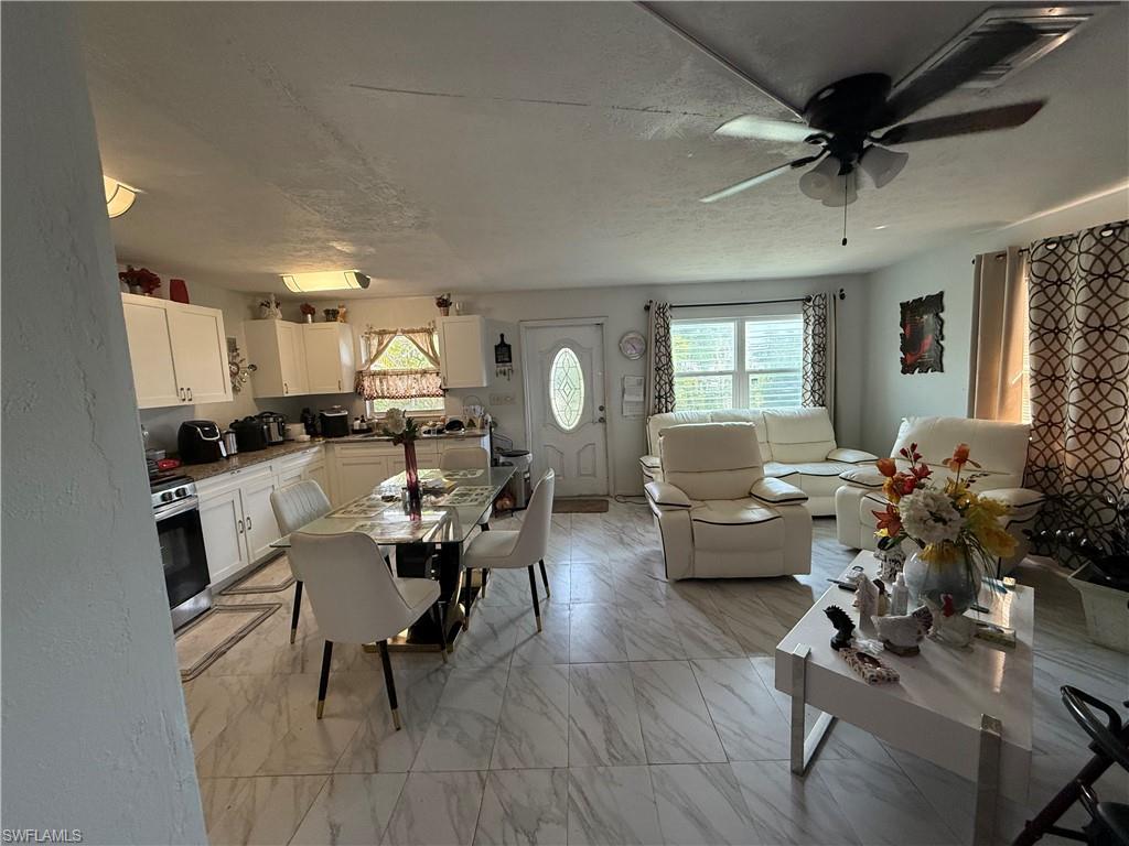 35 Andora ST photo 8