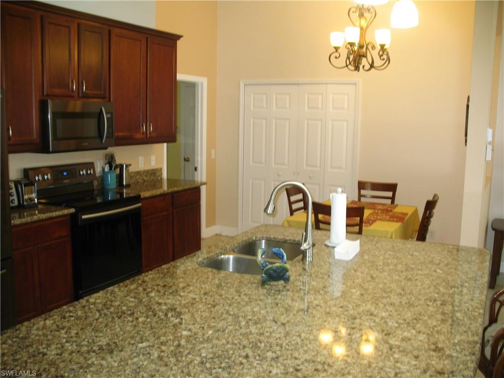 Giant serving area with extended granite