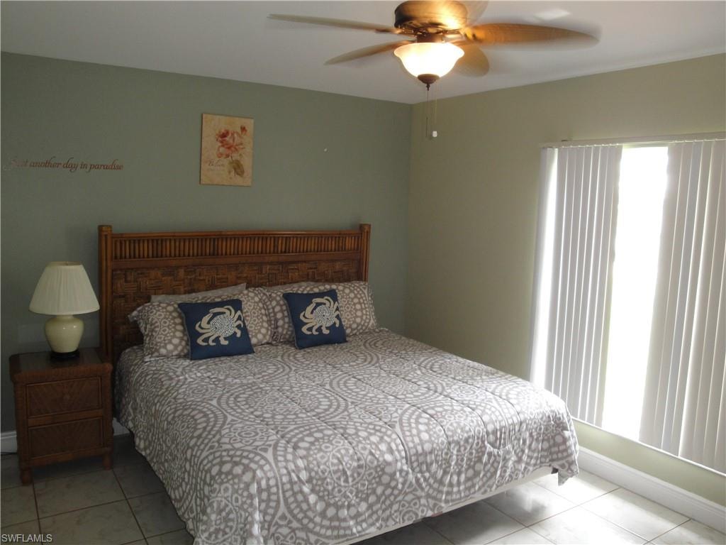 4th bedroom  with double bifold closet and 12 by 1075 feet of space.