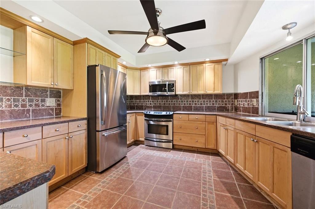 223 Charity CT L5 photo 9
