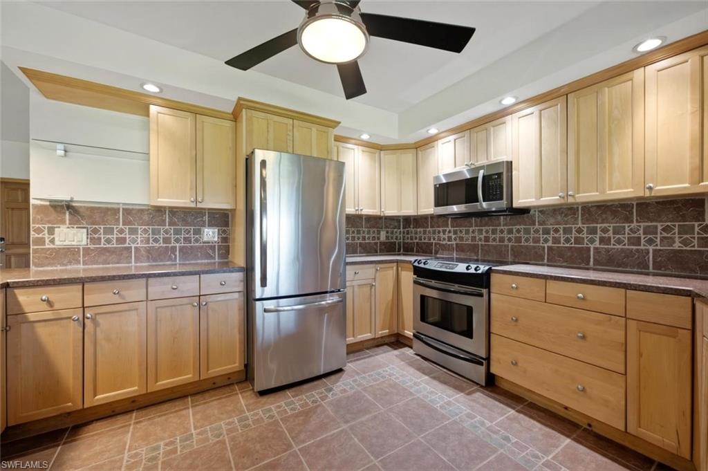 223 Charity CT L5 photo 11