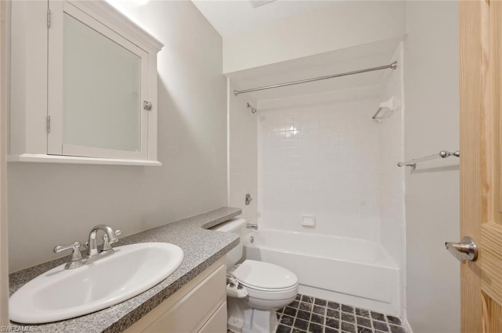 223 Charity CT L5 photo 29