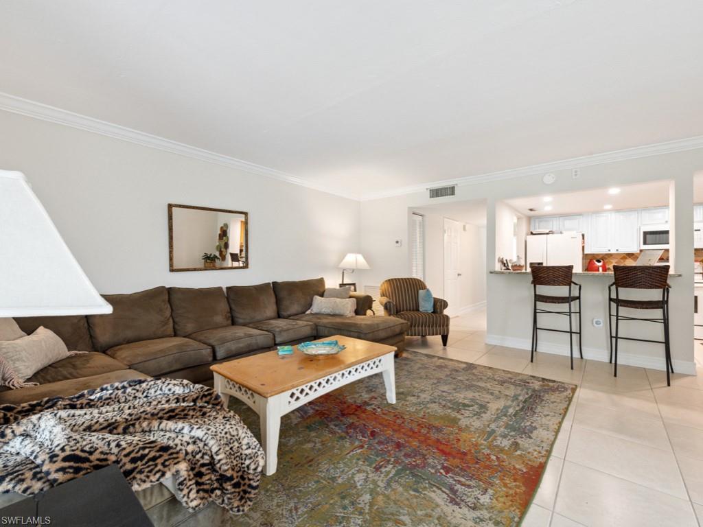 151 Cypress WAY E E101 photo 6