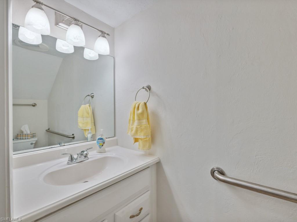 151 Cypress WAY E E101 photo 13