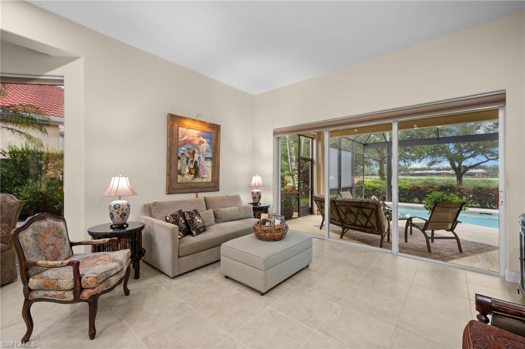 973 Tierra Lago WAY