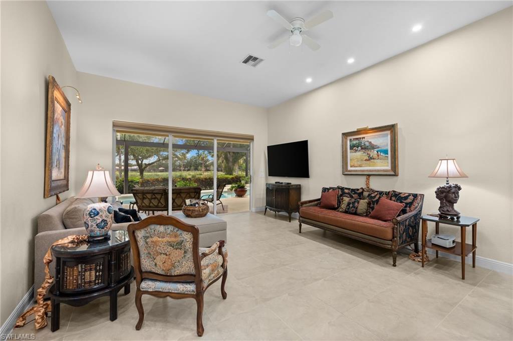 973 Tierra Lago WAY