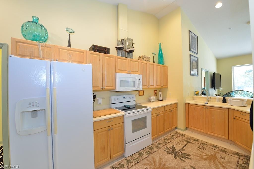 8125 Celeste DR 5216