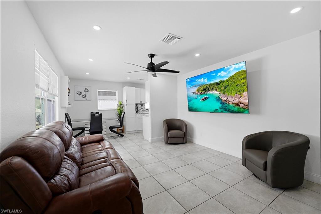 1776 Glenway CT