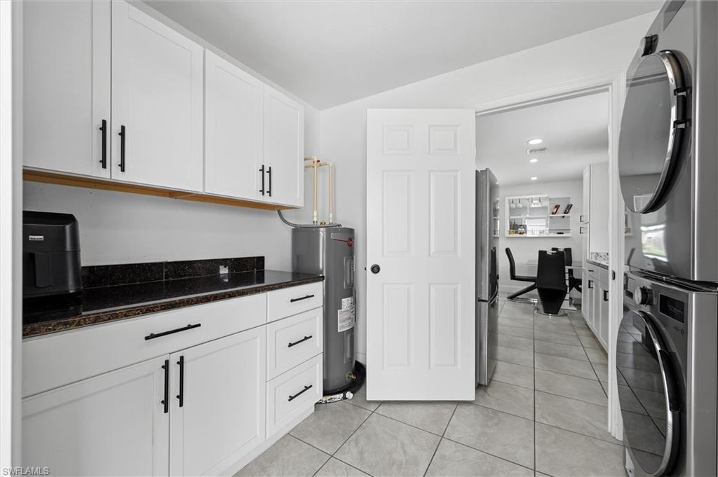1776 Glenway CT photo 13