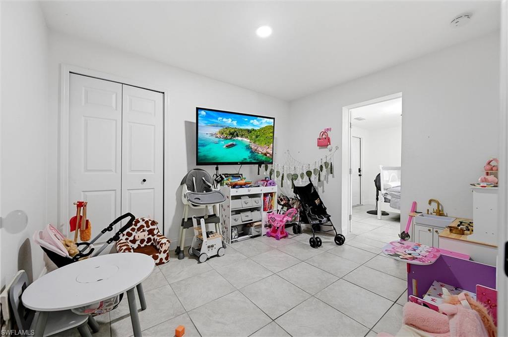 1776 Glenway CT photo 22