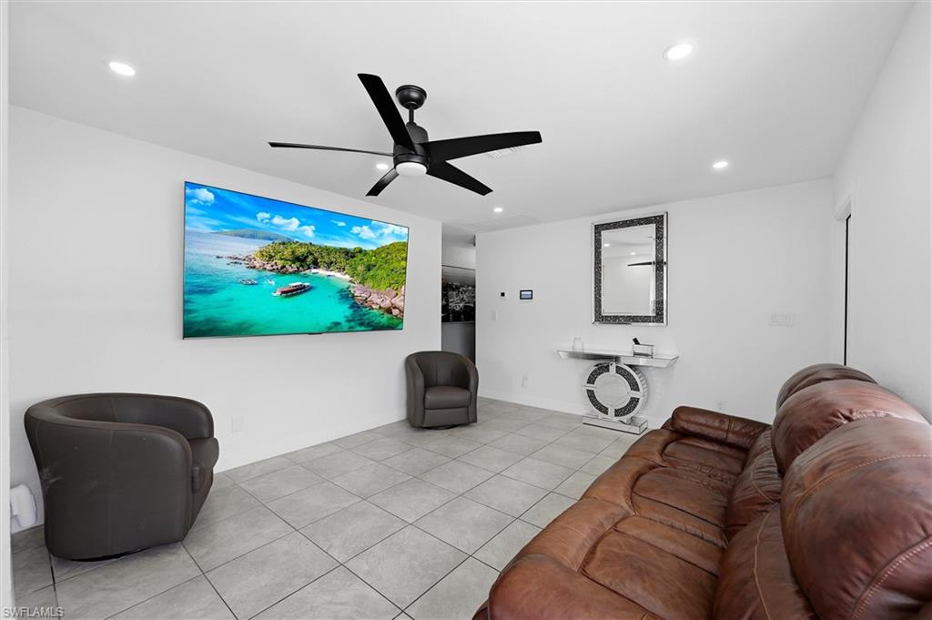 1776 Glenway CT