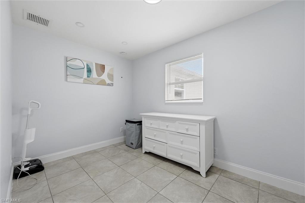 1776 Glenway CT photo 20