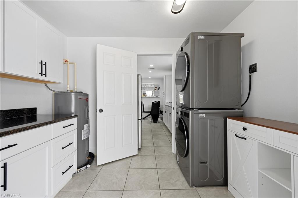 1776 Glenway CT photo 14