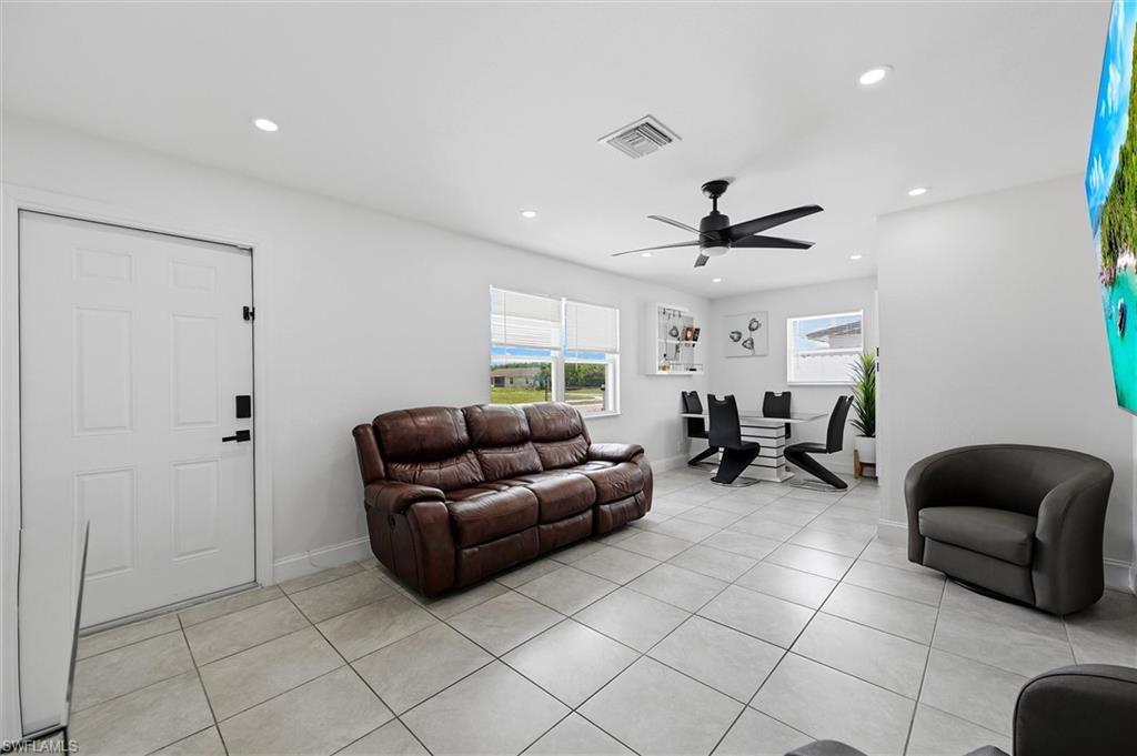 1776 Glenway CT