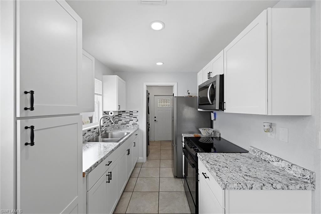 1776 Glenway CT photo 8