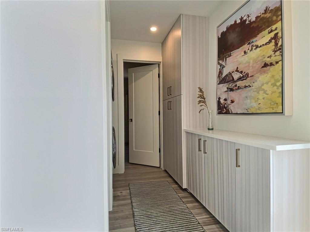 1031 Diana AVE photo 15