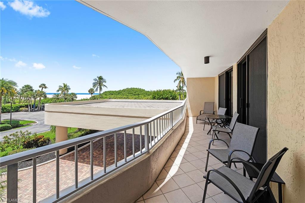 380 Seaview CT 207 photo 27
