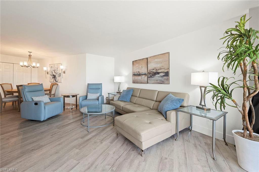 380 Seaview CT 207 photo 9