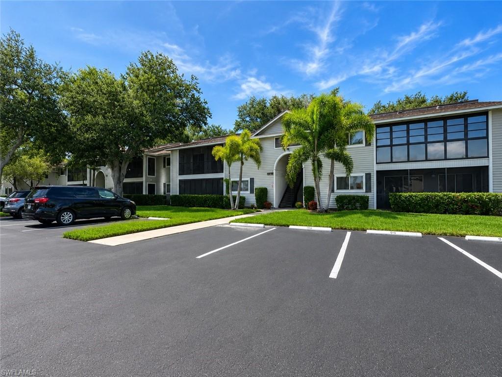 8041 Woods CIR 14