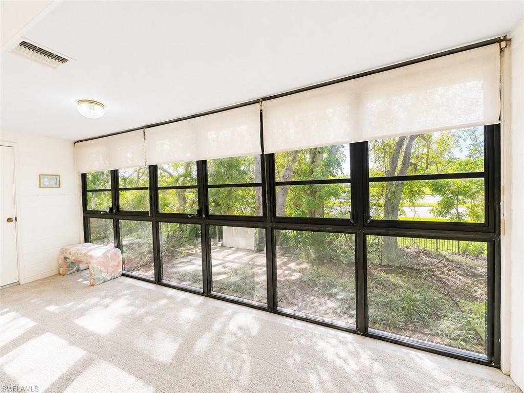 8041 Woods CIR 14 photo 11