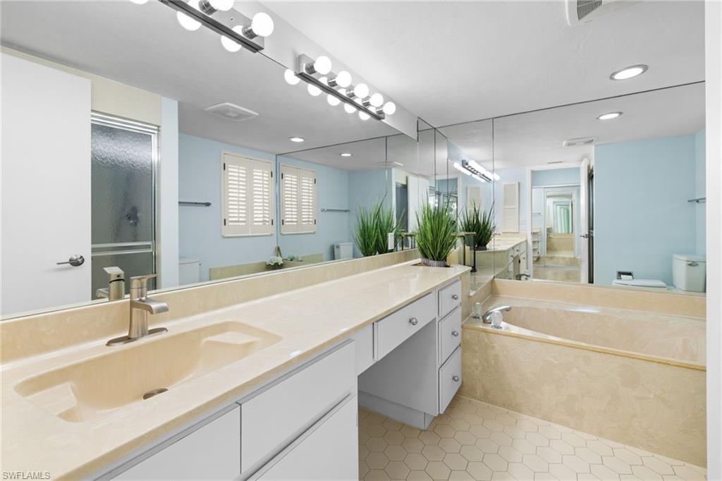 6710 Pelican Bay BLVD 422 photo 22