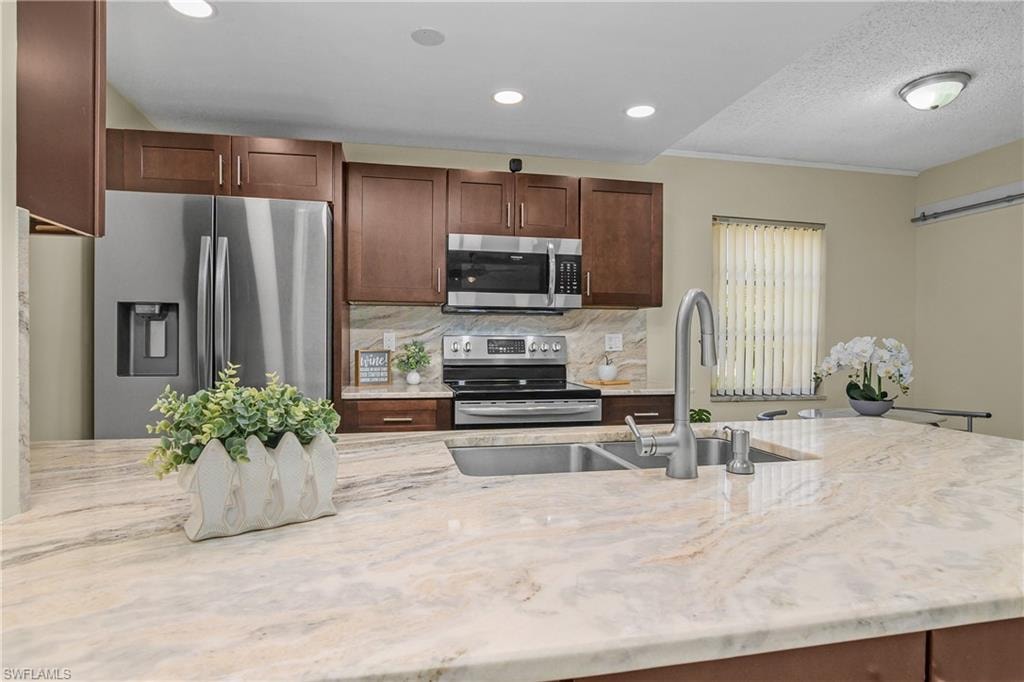 4112 19th PL 104