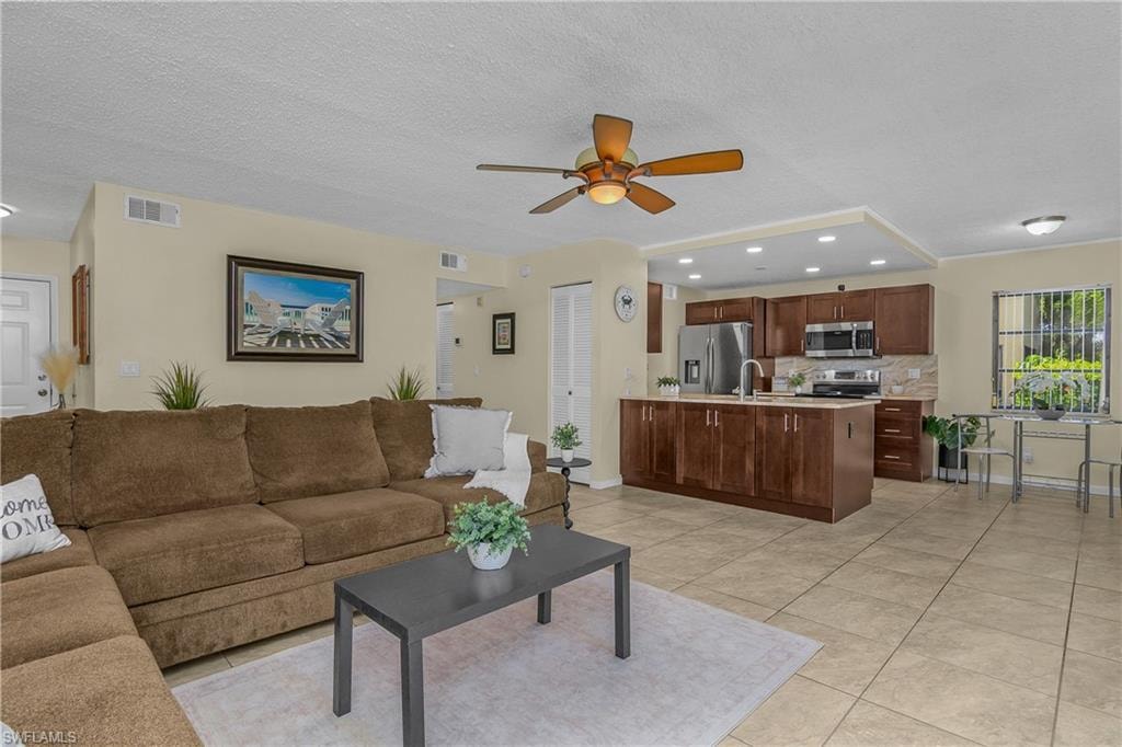4112 19th PL 104