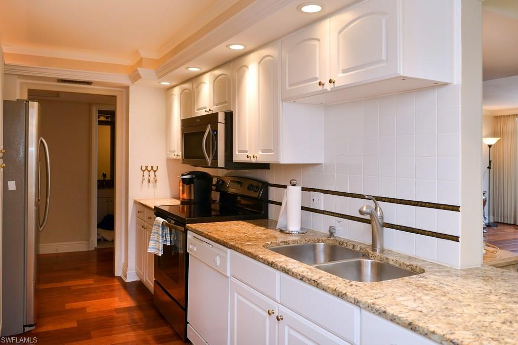 4001 GULF SHORE BLVD N 500 photo 10