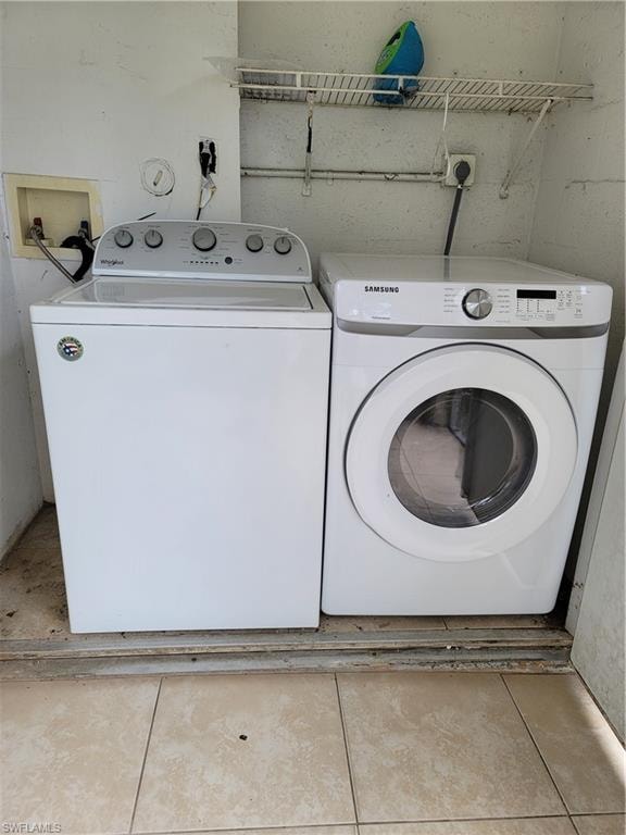 LAUNDRY ROOM OFF LANAI