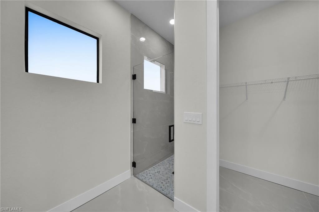 216 NE 25th TER photo 20