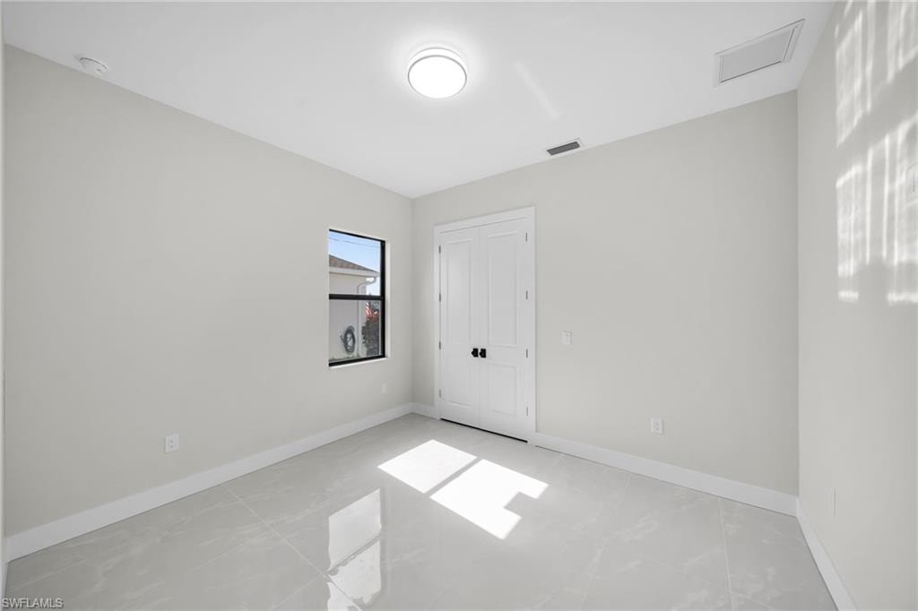 216 NE 25th TER photo 24