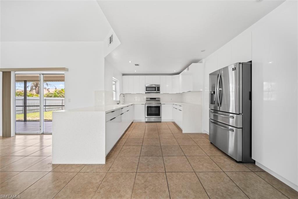 2214 SW 13th AVE photo 20