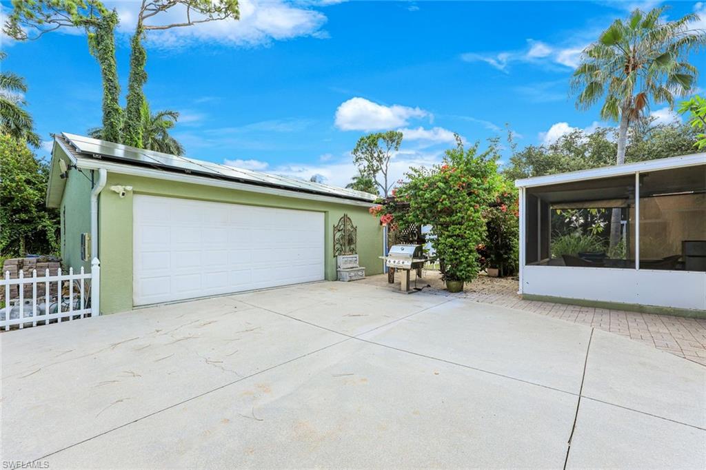 2385 Sunset AVE photo 12