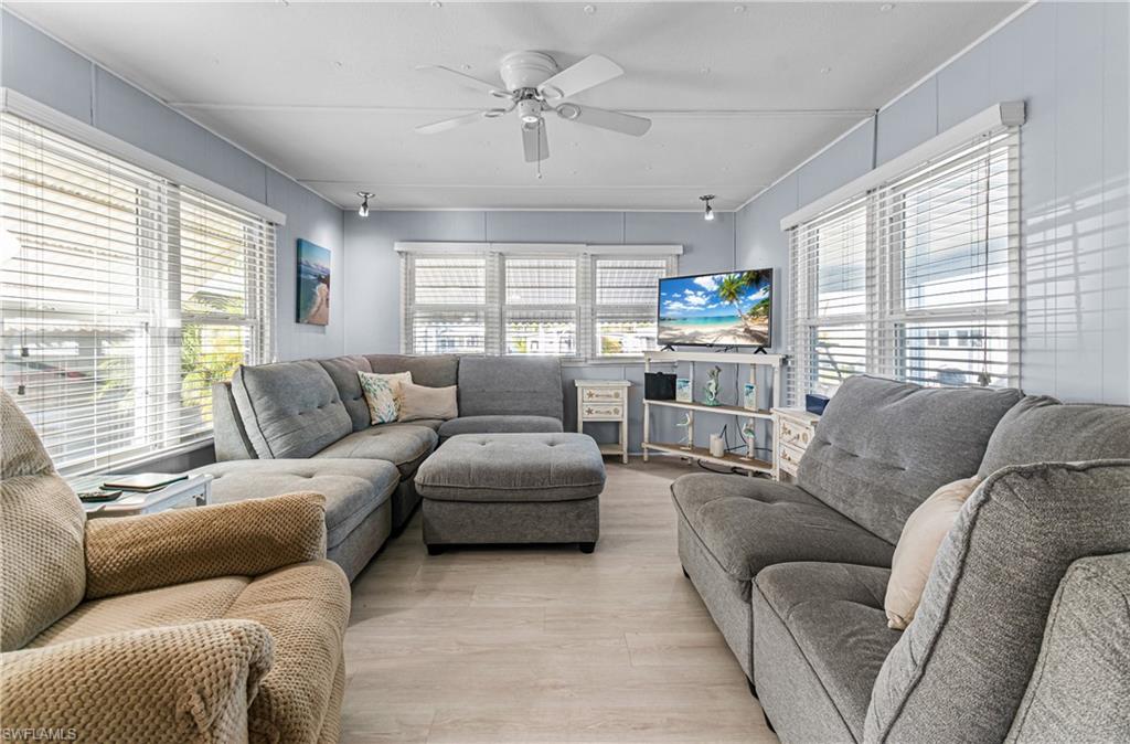 5558 Palm Beach BLVD 45 photo 9
