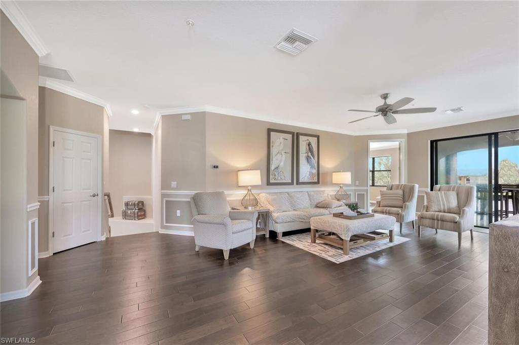 9485 Casoria CT 202 photo 7