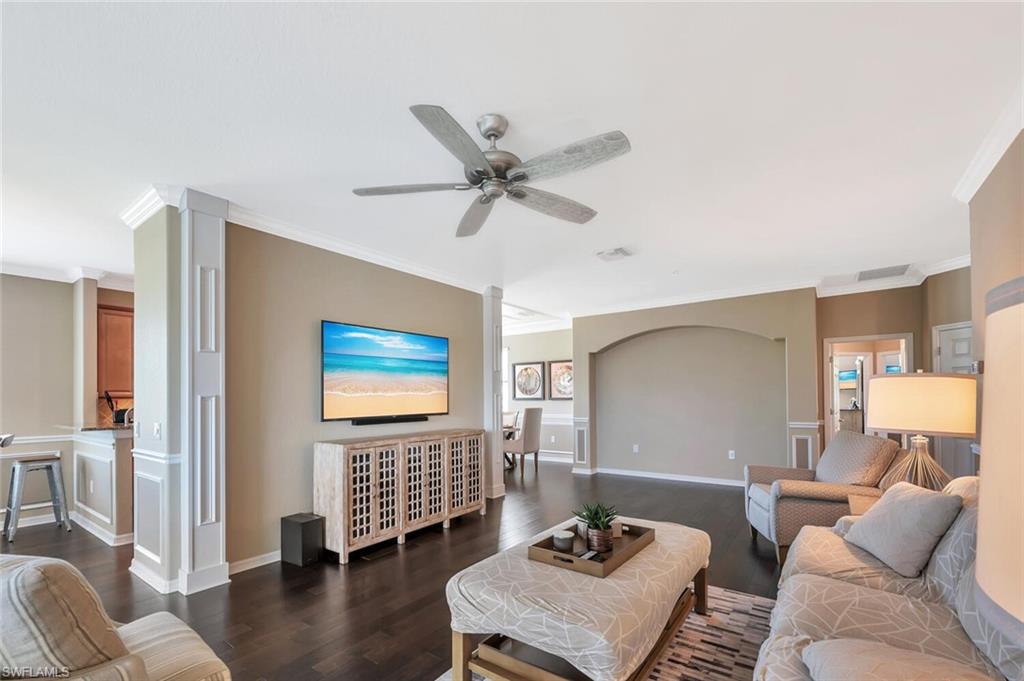 9485 Casoria CT 202 photo 9