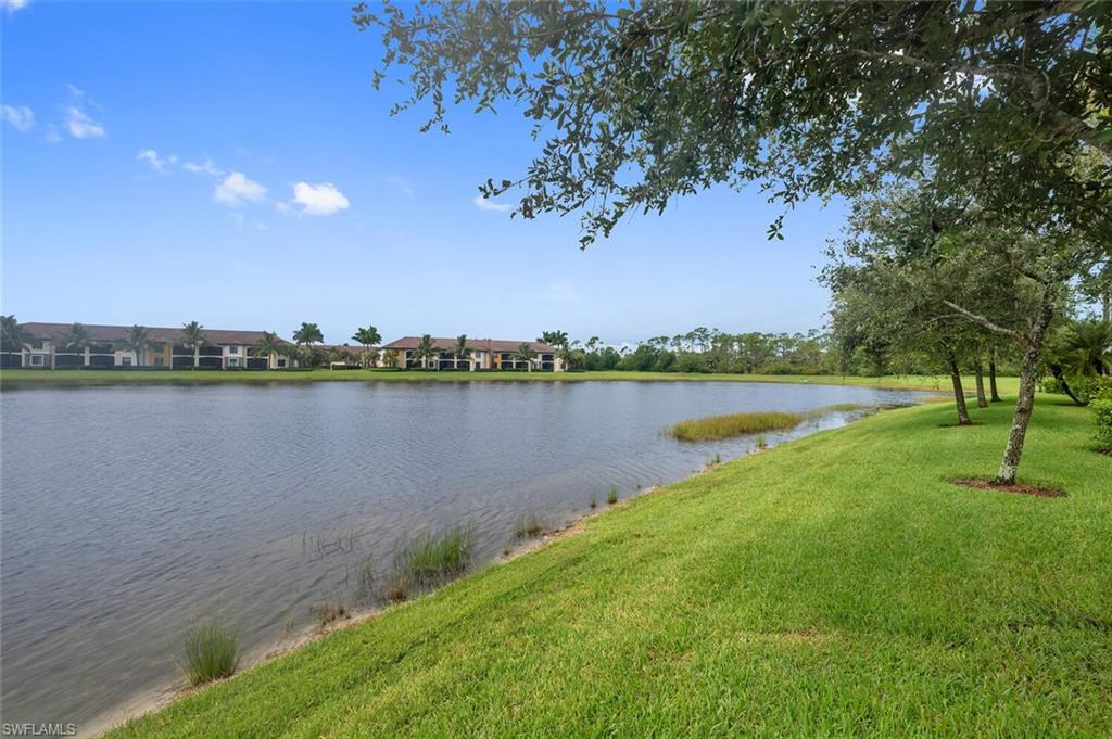 9485 Casoria CT 202 photo 30