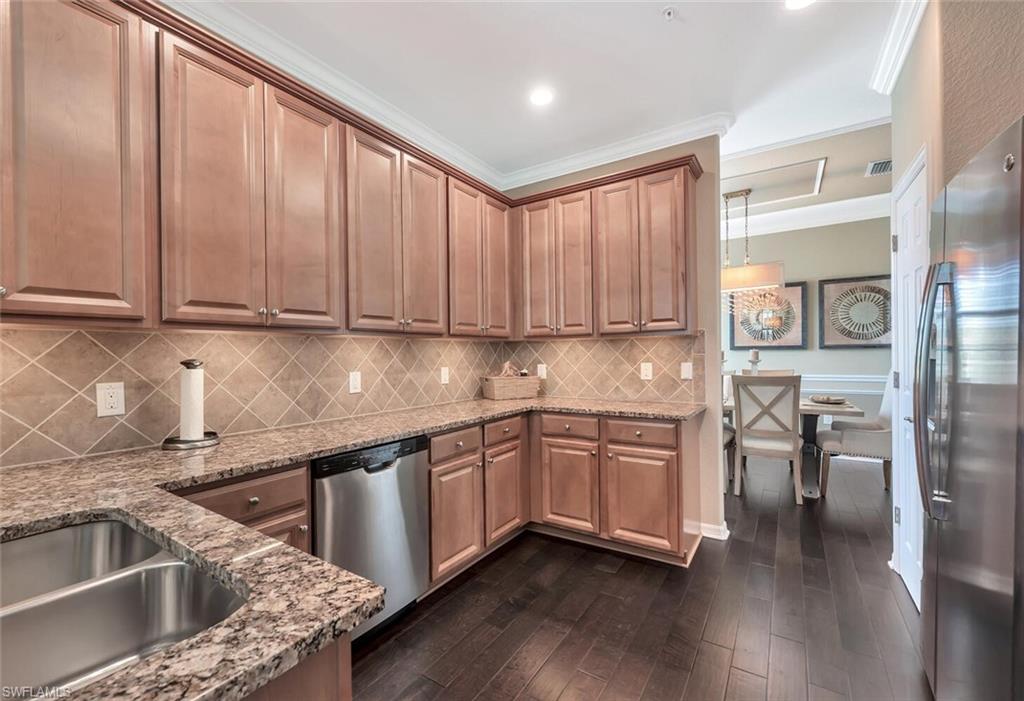 9485 Casoria CT 202 photo 15