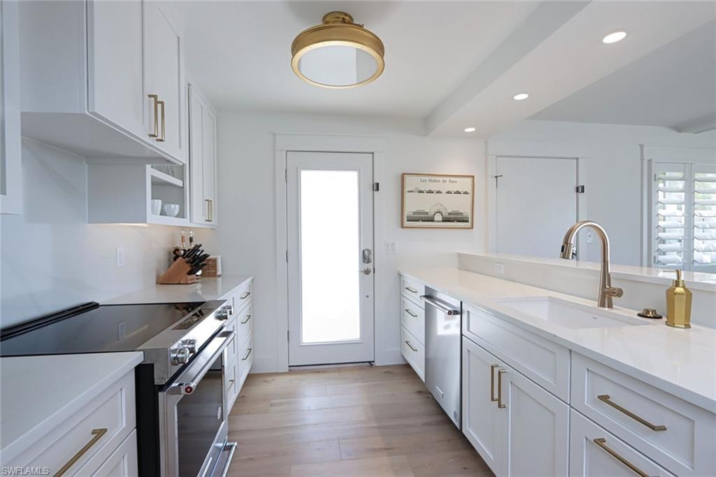 222 Harbour DR 105
