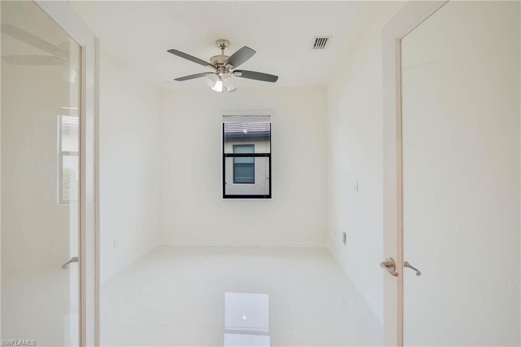9215 Shadow Oak LN photo 17