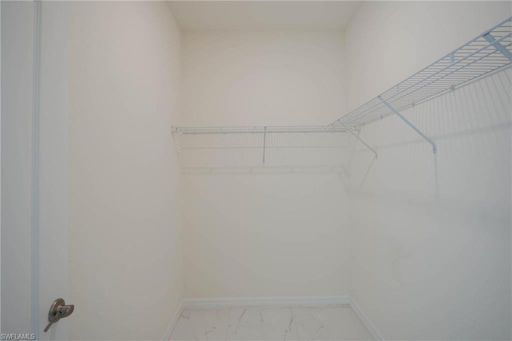9215 Shadow Oak LN photo 16