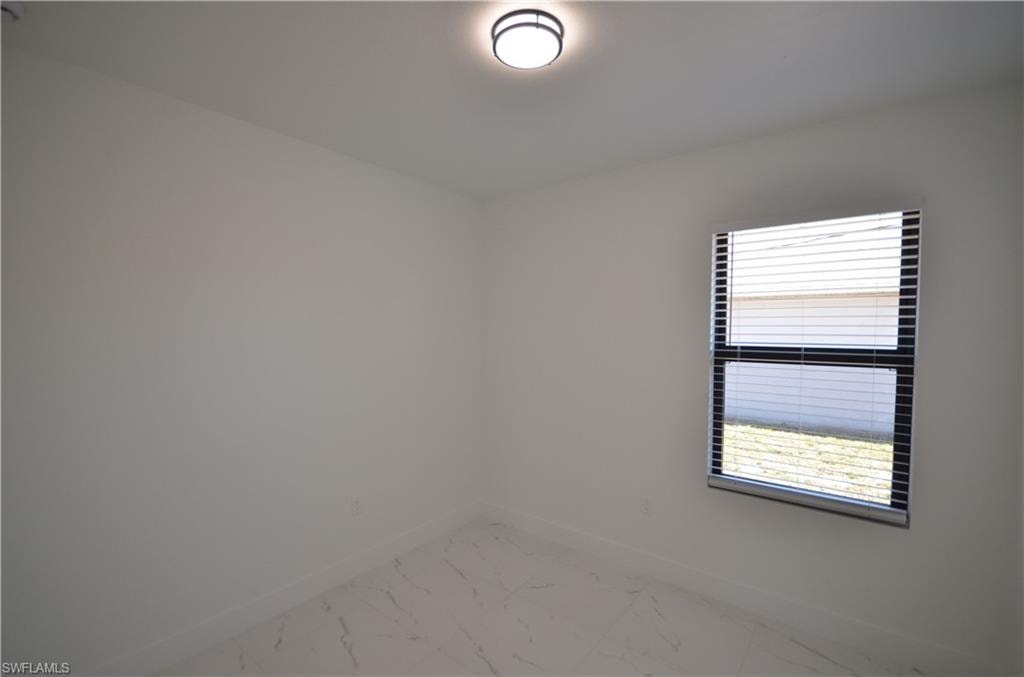 2132 Barker BLVD photo 11