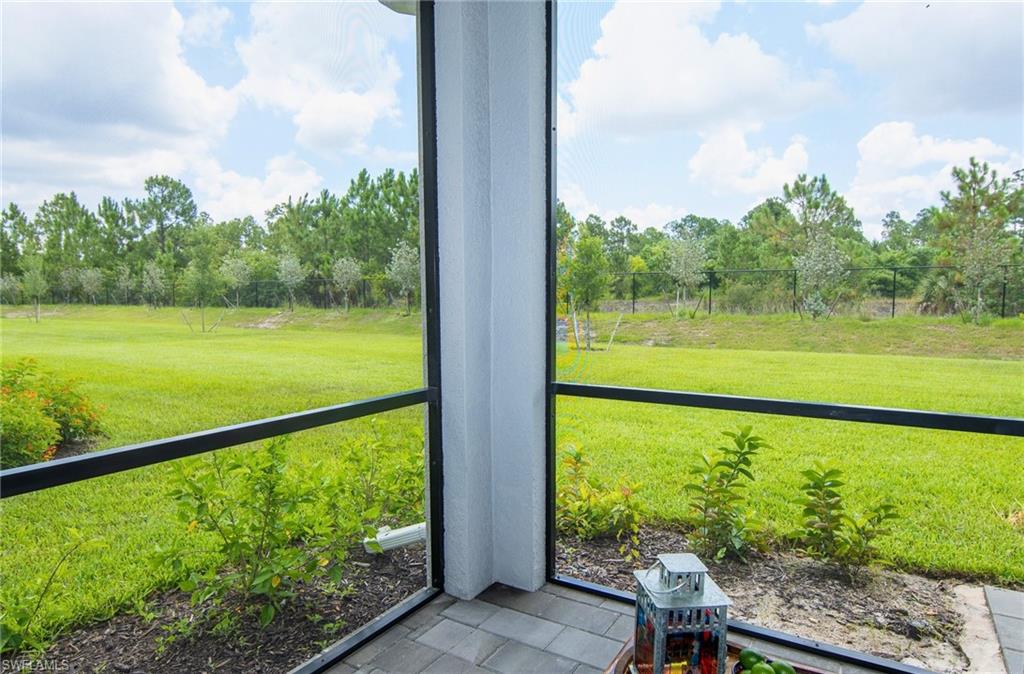 2433 Avocado LN photo 7