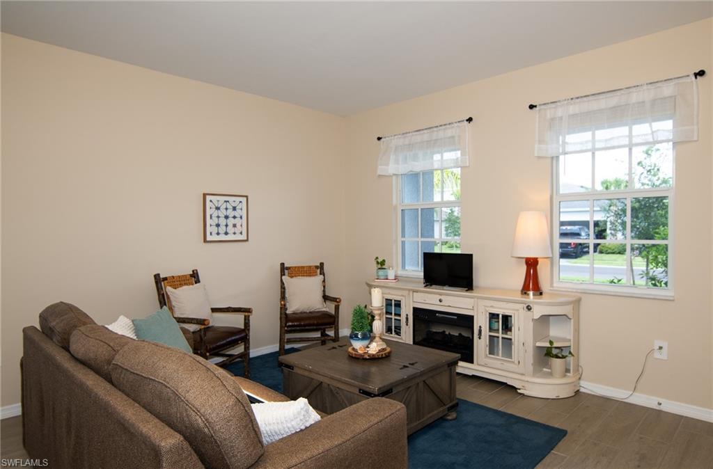2433 Avocado LN photo 10
